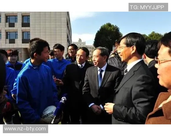 推动校园足球发展袁贵仁倡导青少年体育教育新理念